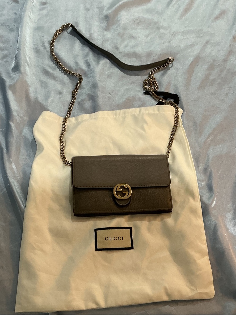 Gucci  grey Leather Chain Crossbody Bag with Gold-Tone Double G.